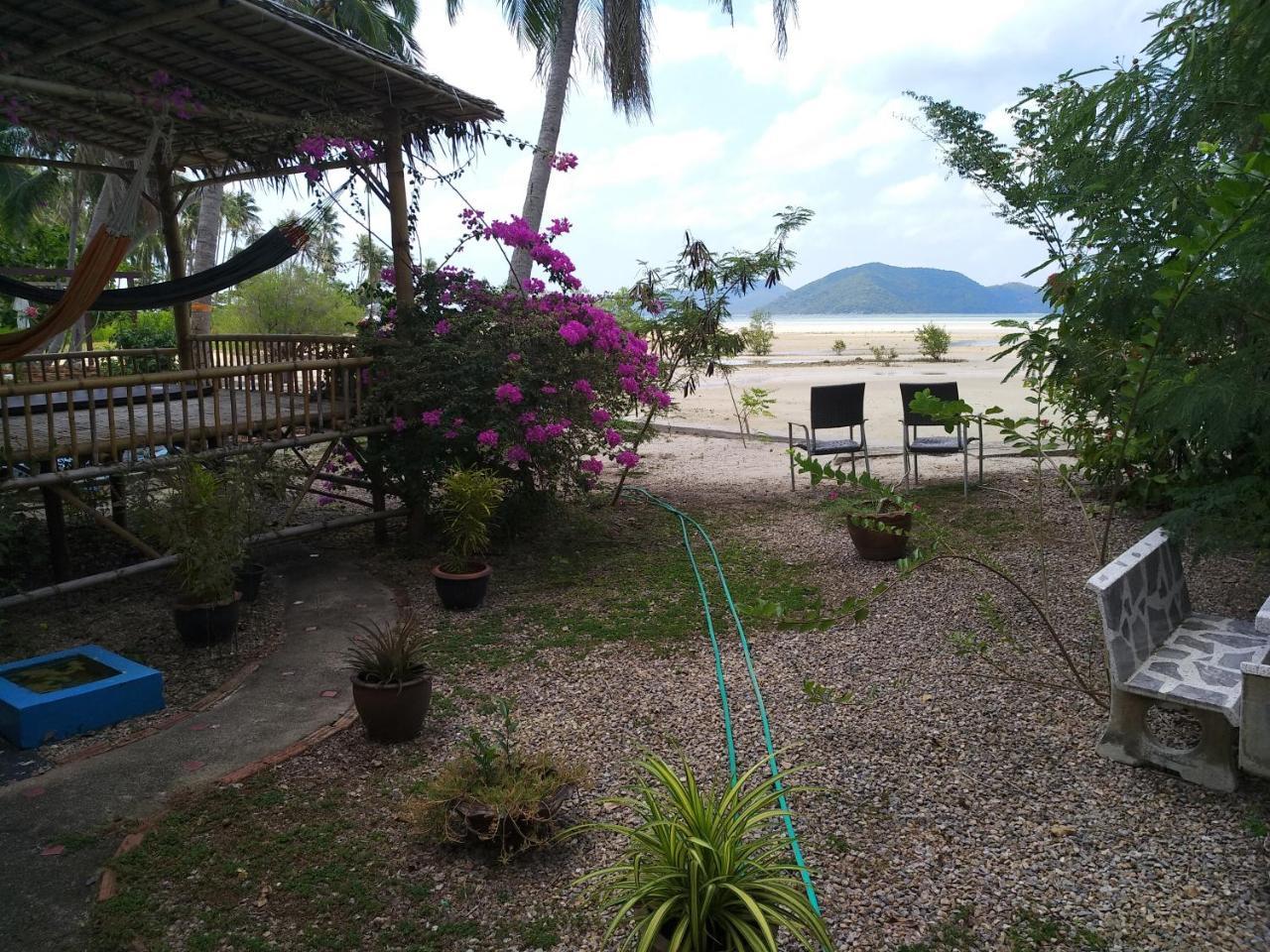 Вилла Right On The Beach House Taling Ngam  Экстерьер фото